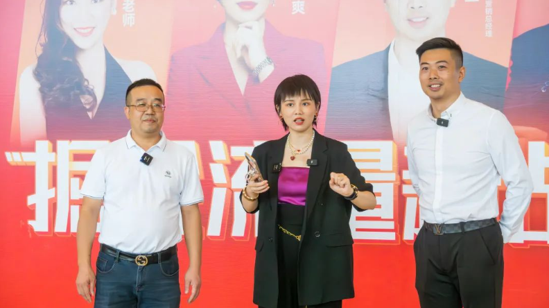 黄瓜污视频免费看居直播流量爆棚引围观！设计师阿爽带你云逛黄瓜污视频免费看居瓷砖